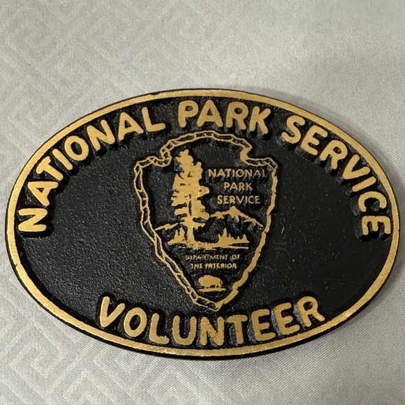 Vintage National Park Service Volunteer Belt Buckle Solid Brass Arrowhead Logo - Picture 1 of 6